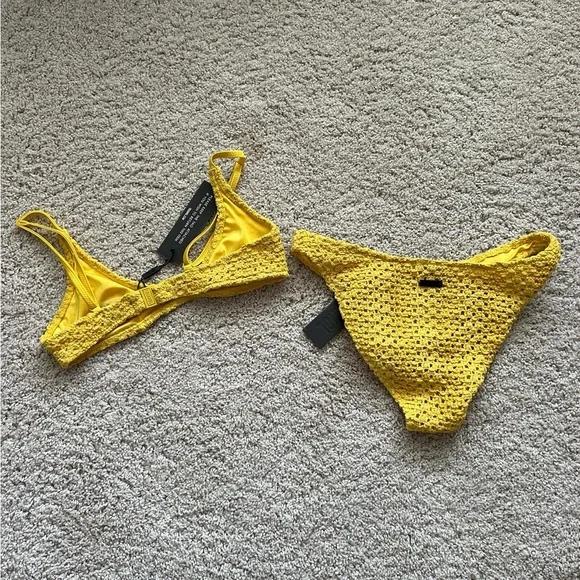 Yellow crochet Triangl bikini💛 - Picture 3 of 6